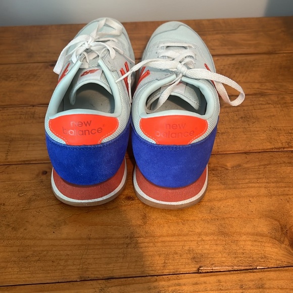 New Balance women’s 8.5 - Picture 3 of 3